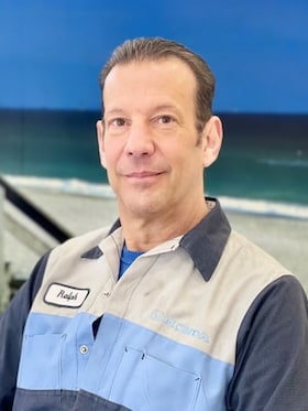Staff member Ralph Geosits from ID_119f35383c4e