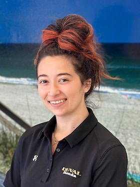 Staff member Laila Hoffman from ID_f462333ba6e7