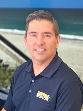 Staff member Dustin Jones from ID_f462333ba6e7
