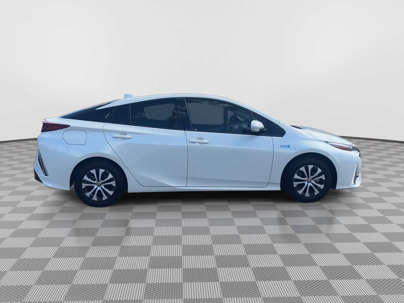 Thumbnail: 2020 Toyota Prius Prime - 9