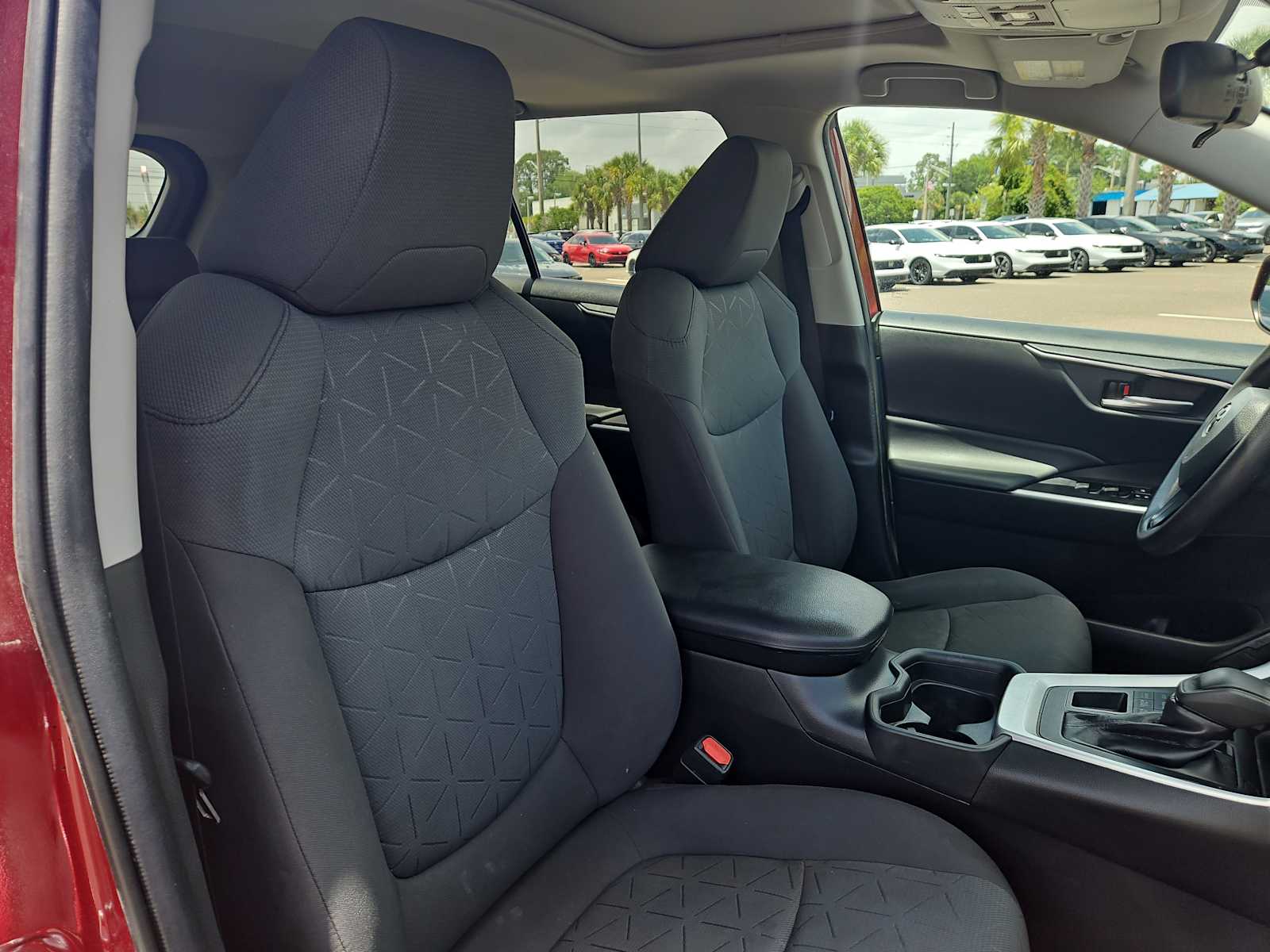 Thumbnail: 2020 Toyota RAV4 - 26