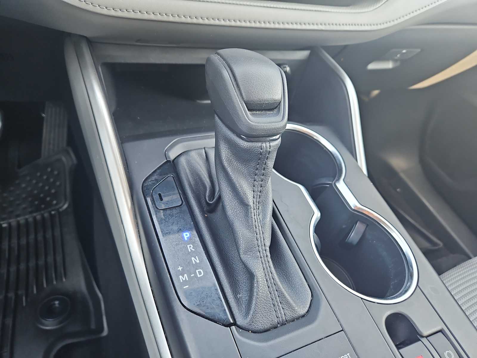 Thumbnail: 2022 Toyota Highlander - 21