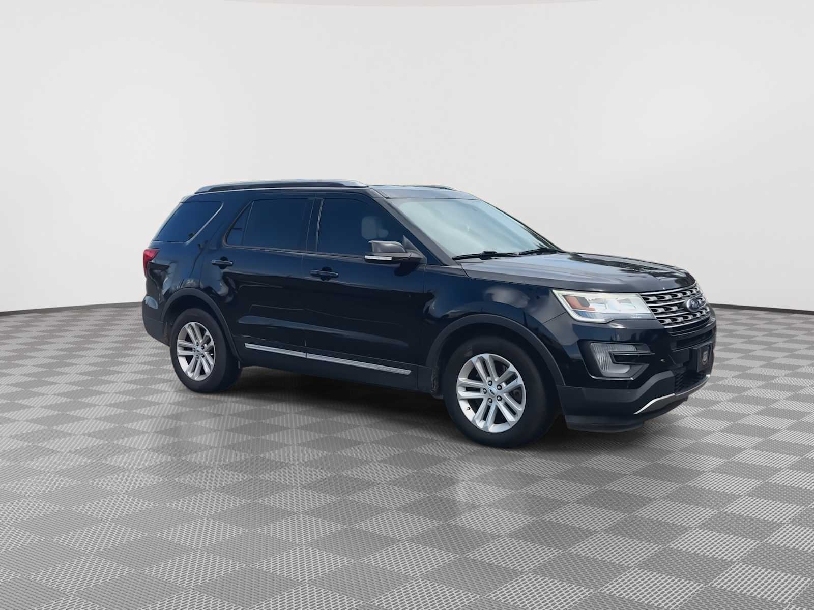 Thumbnail: 2017 Ford Explorer - 2