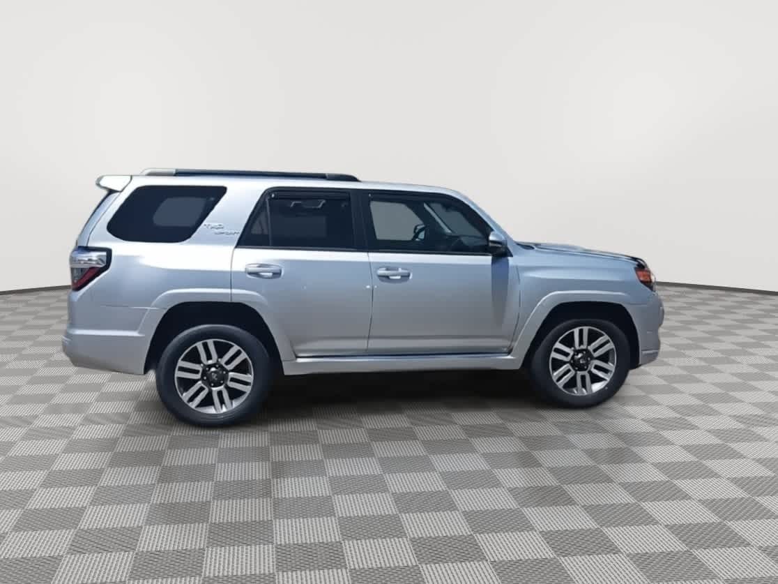 Thumbnail: 2022 Toyota 4Runner - 9