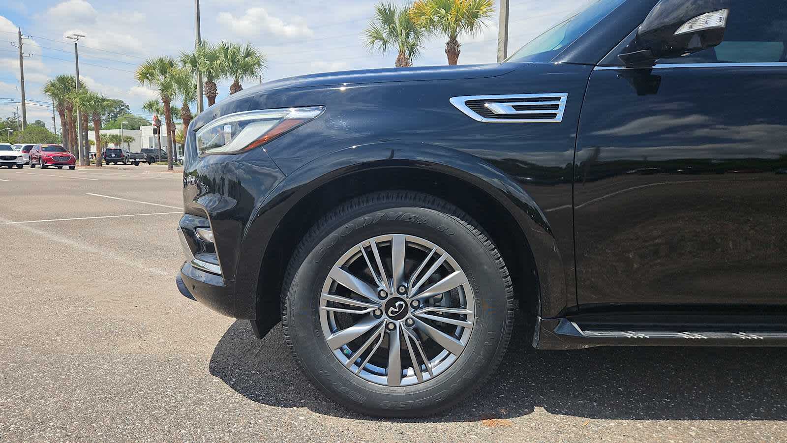 Thumbnail: 2022 INFINITI QX80 - 19