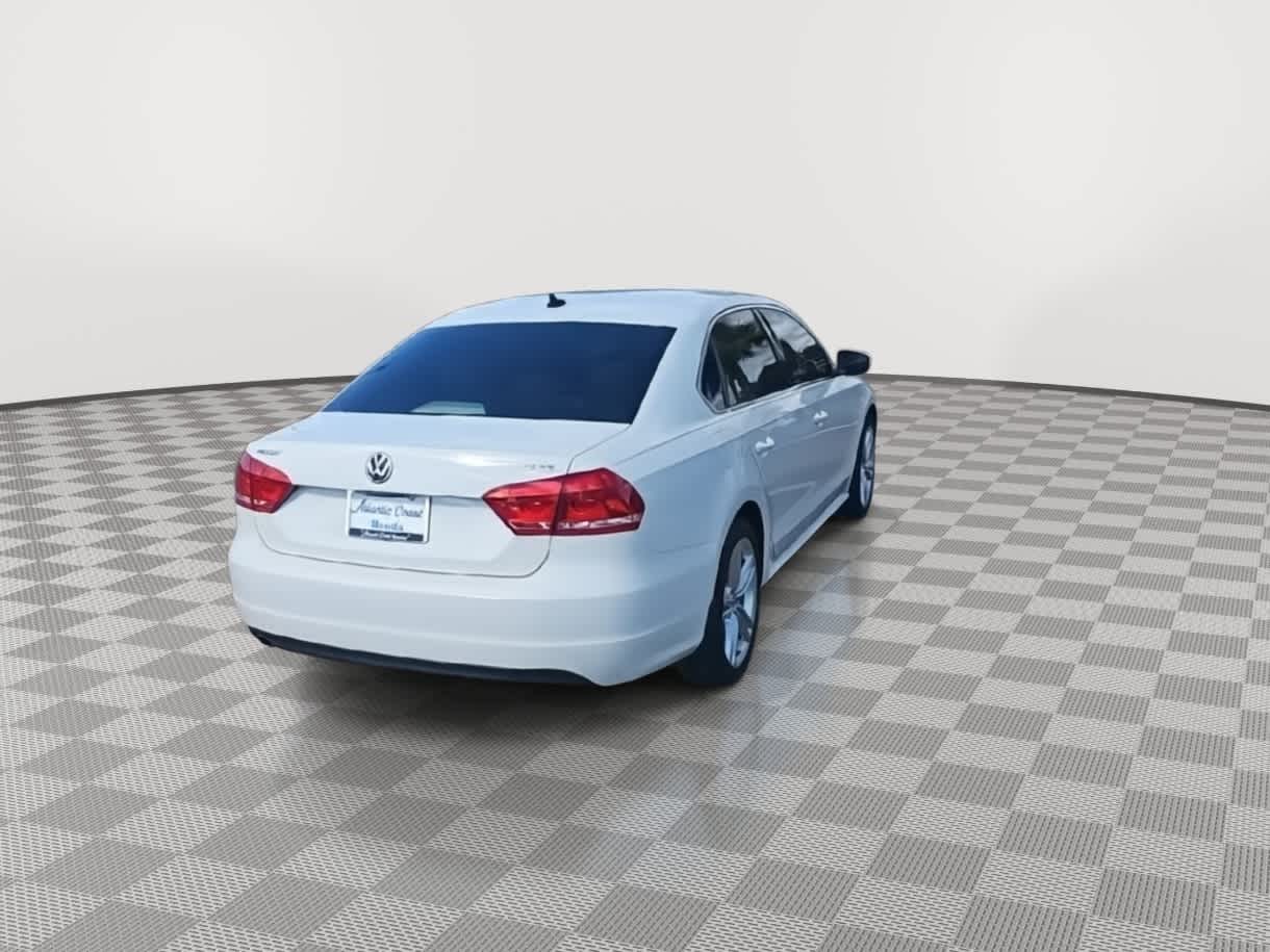 Thumbnail: 2015 Volkswagen Passat - 8