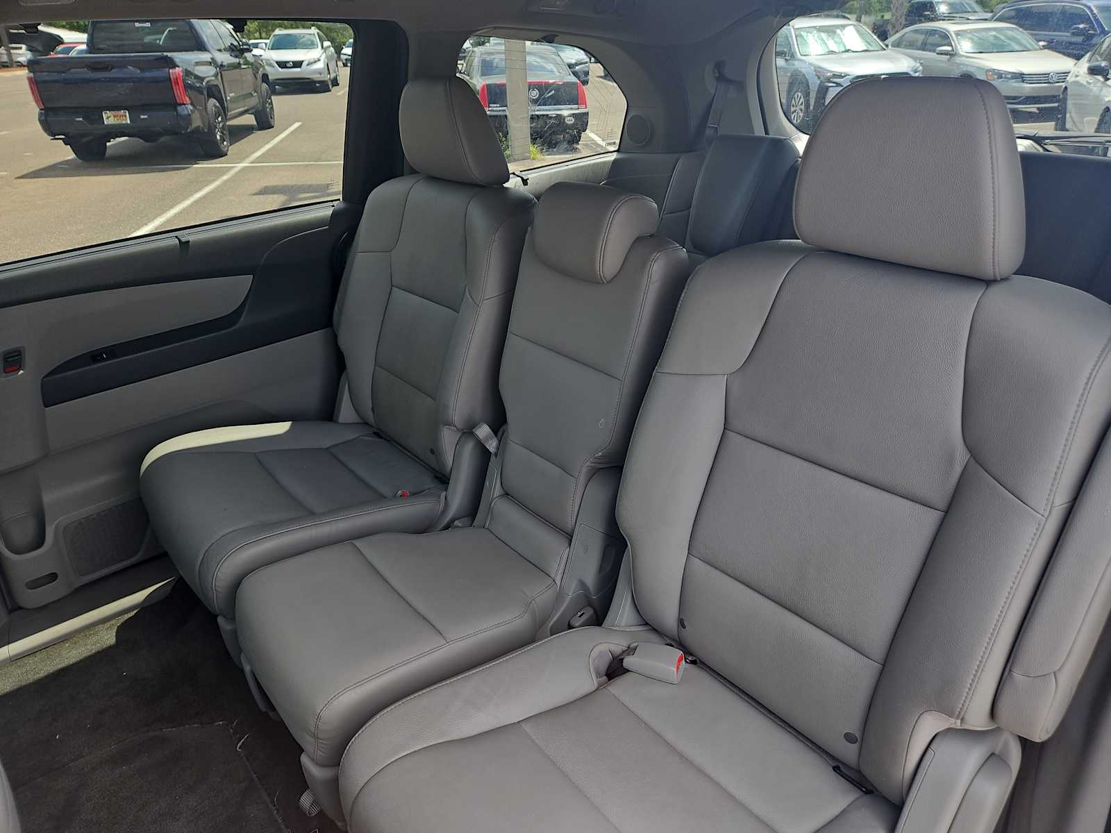 Thumbnail: 2015 Honda Odyssey - 25