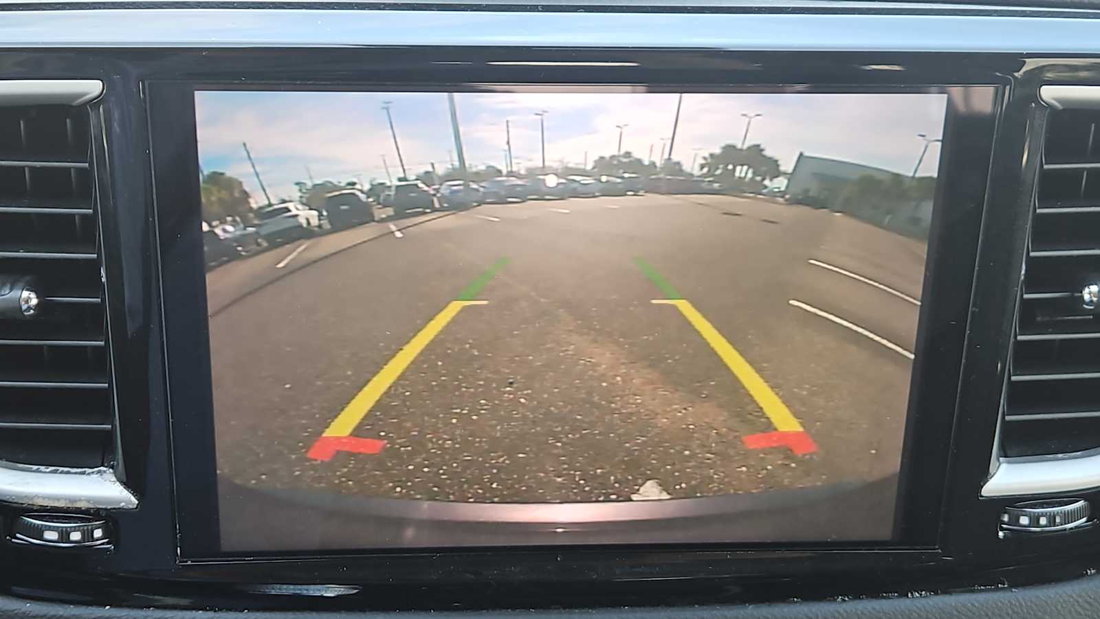 Thumbnail: 2022 Chrysler Pacifica - 12