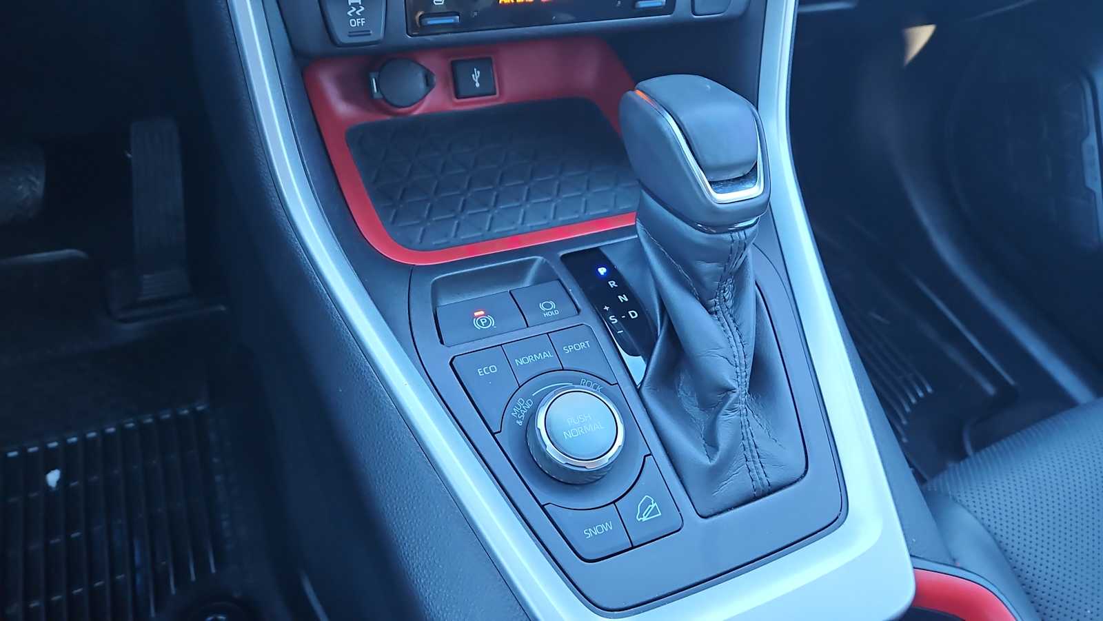 Thumbnail: 2022 Toyota RAV4 - 22