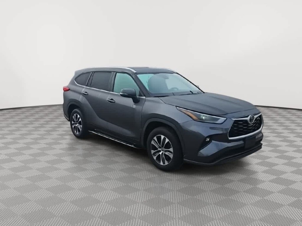 Used 2023 Toyota Highlander XLE SUV