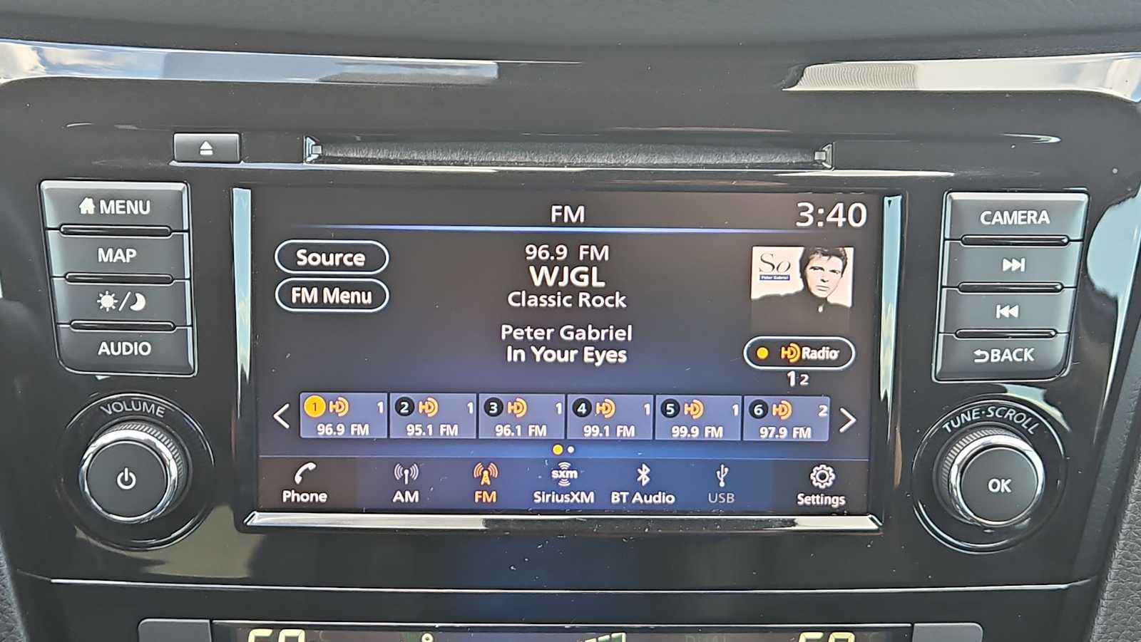 Thumbnail: 2022 Nissan Rogue Sport - 12