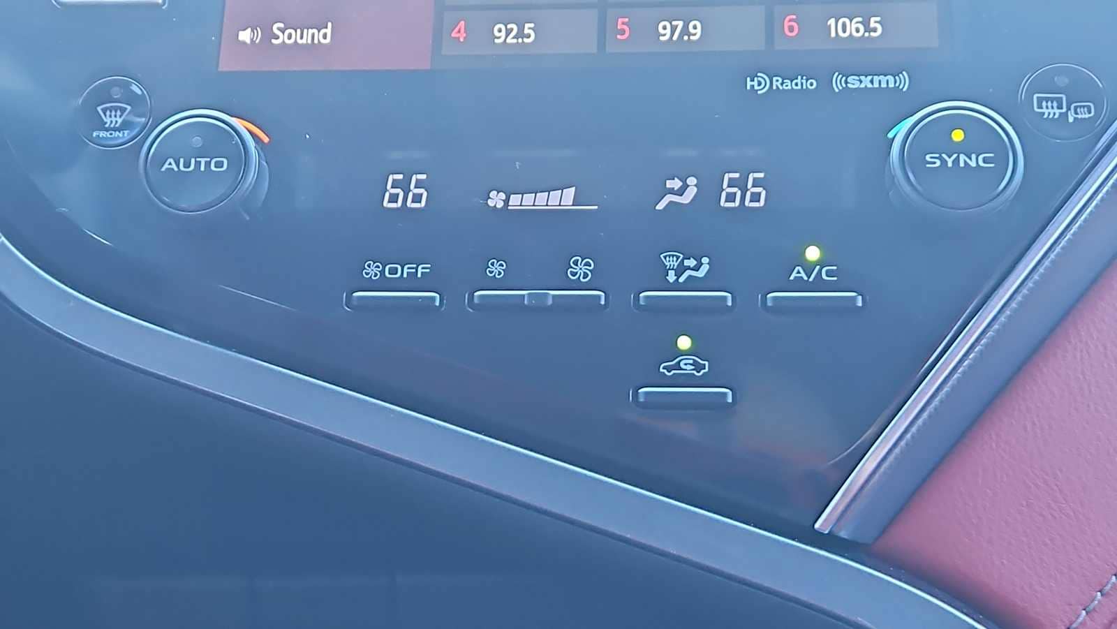 Thumbnail: 2018 Toyota Camry - 17