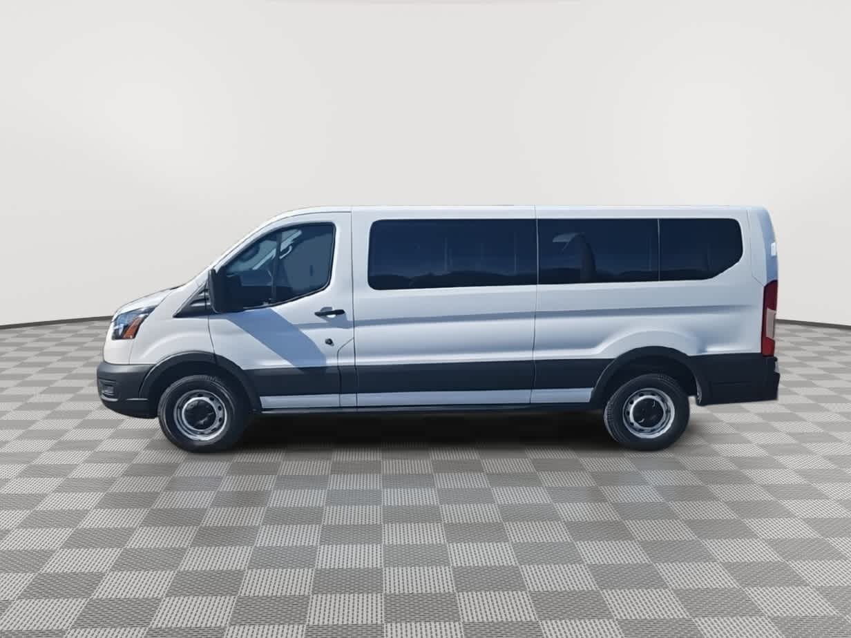 Thumbnail: 2023 Ford Econoline - 5