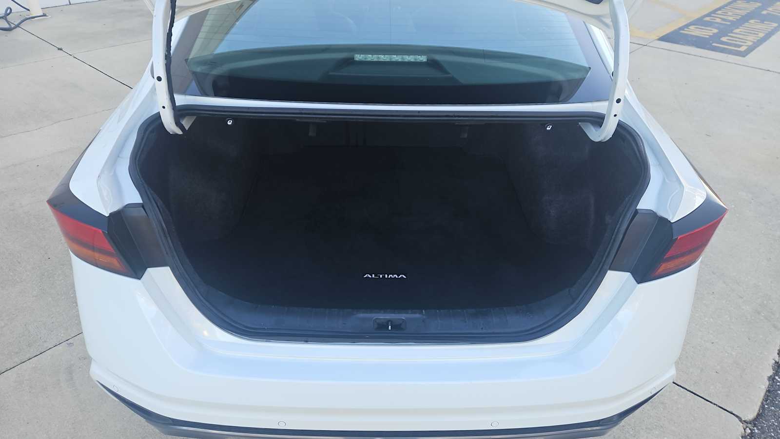 Thumbnail: 2022 Nissan Altima - 20