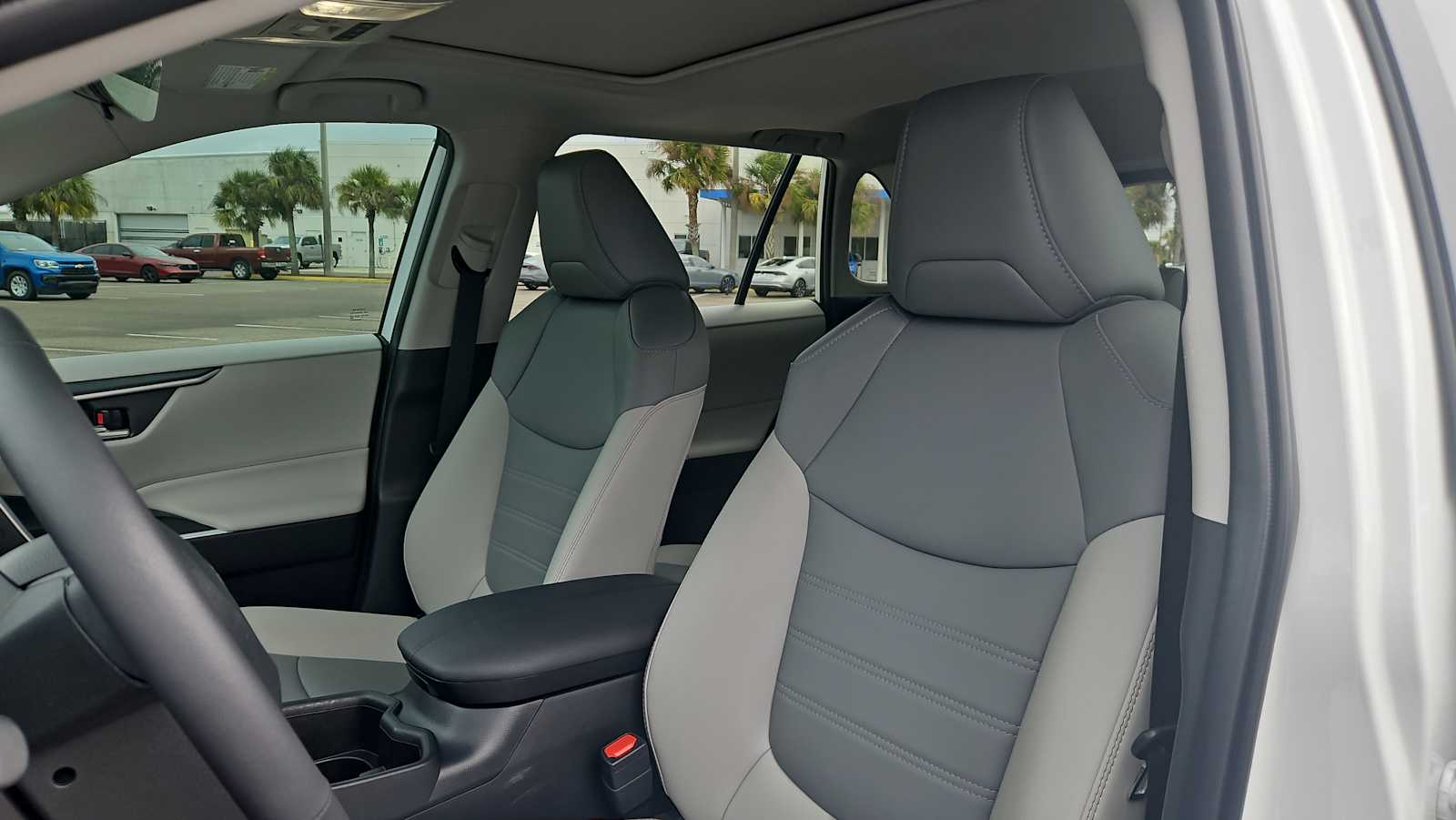 Thumbnail: 2025 Toyota RAV4 - 13