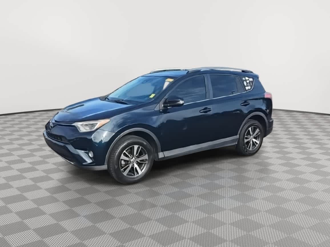 2017 Toyota RAV4 XLE photo 4