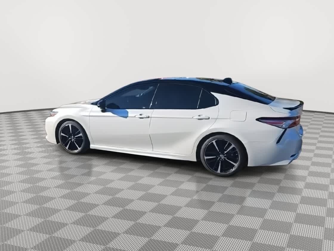 Thumbnail: 2018 Toyota Camry - 6