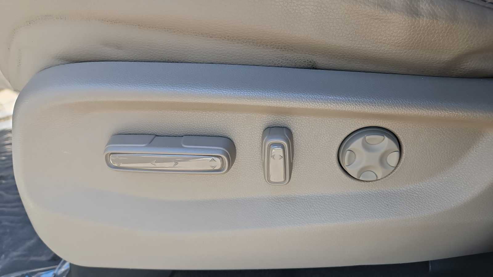Thumbnail: 2021 Honda Odyssey - 14