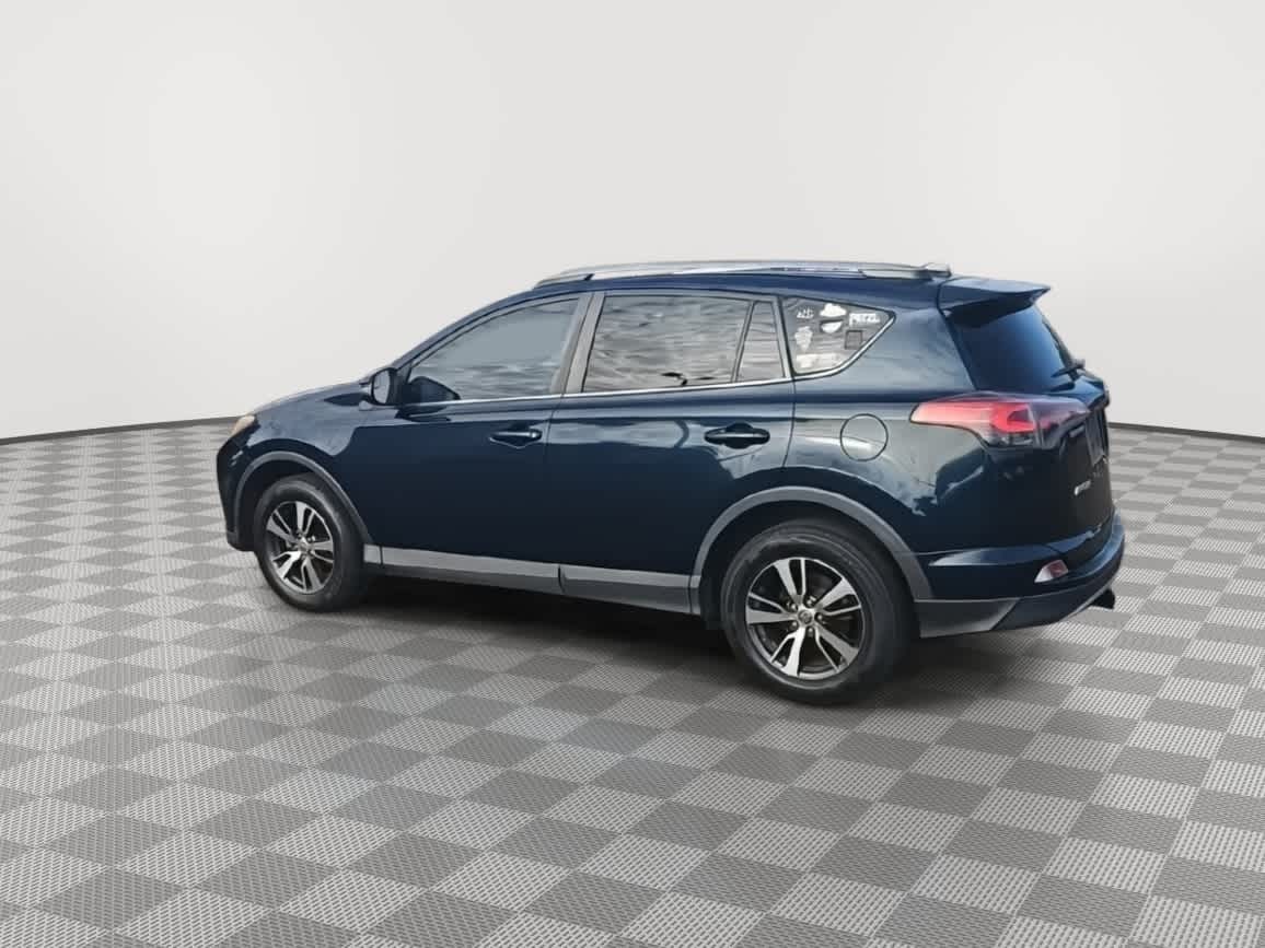 Thumbnail: 2017 Toyota RAV4 - 6