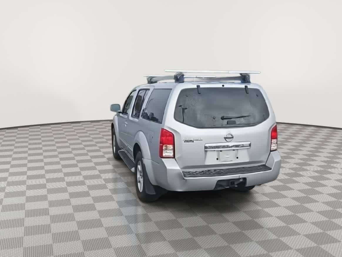 Thumbnail: 2011 Nissan Pathfinder - 7