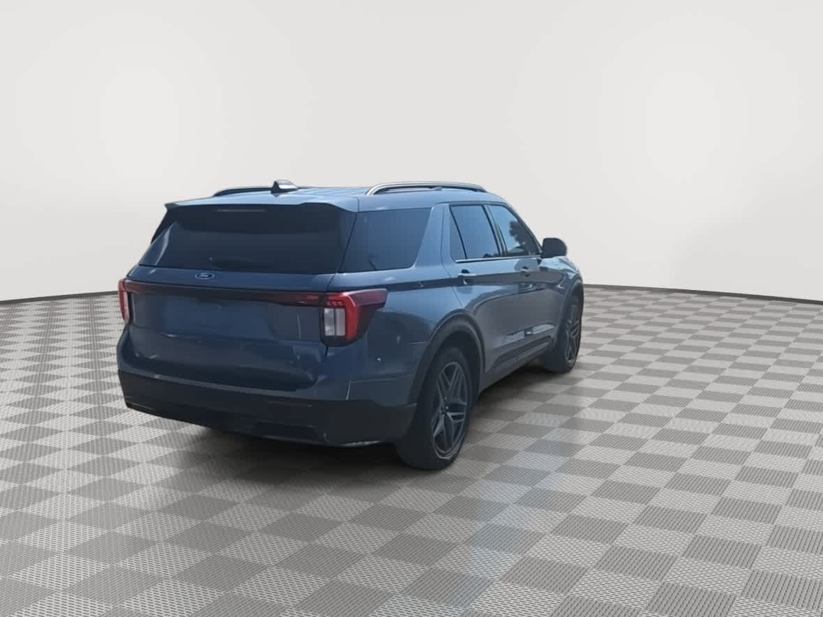 2025 Ford Explorer ST-Line 8