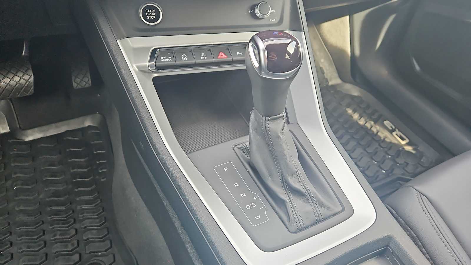 Thumbnail: 2022 Audi Q3 - 22