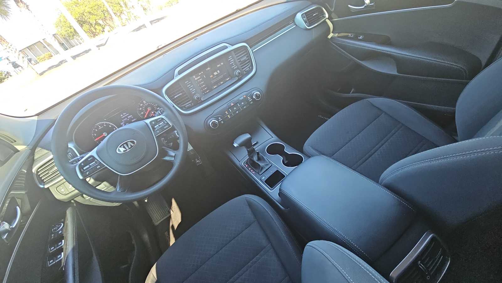 Thumbnail: 2020 Kia Sorento - 22