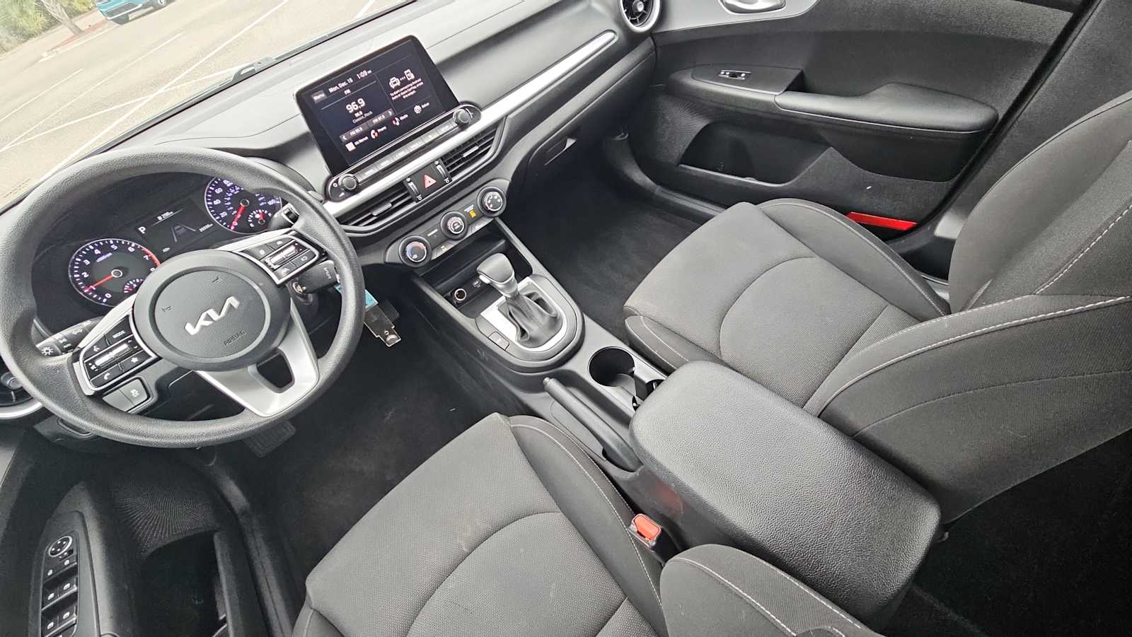 Thumbnail: 2023 Kia Forte - 22