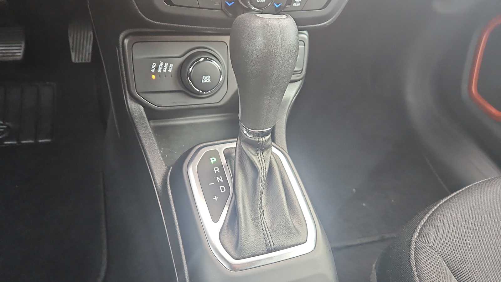 Thumbnail: 2019 Jeep Renegade - 21