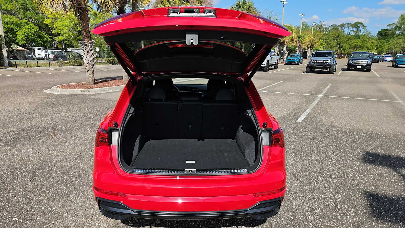 Thumbnail: 2022 Audi Q3 - 21