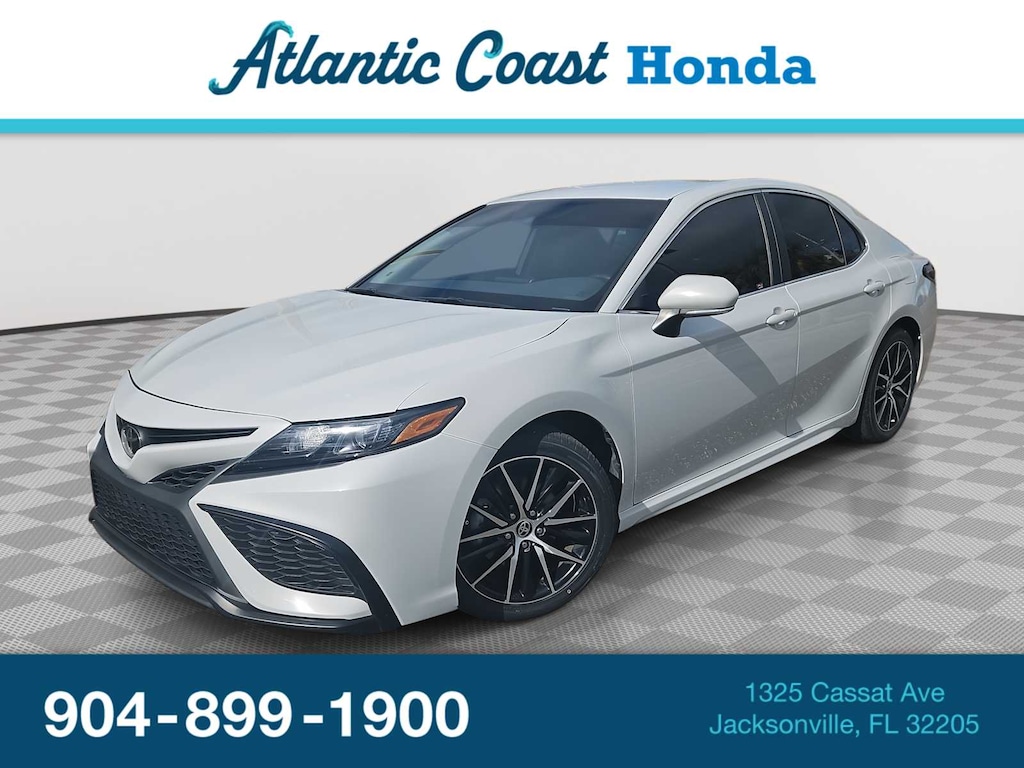 Used 2023 Toyota Camry SE Sedan