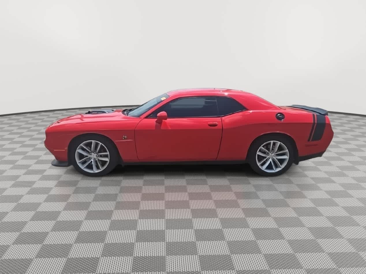 Thumbnail: 2016 Dodge Challenger - 5