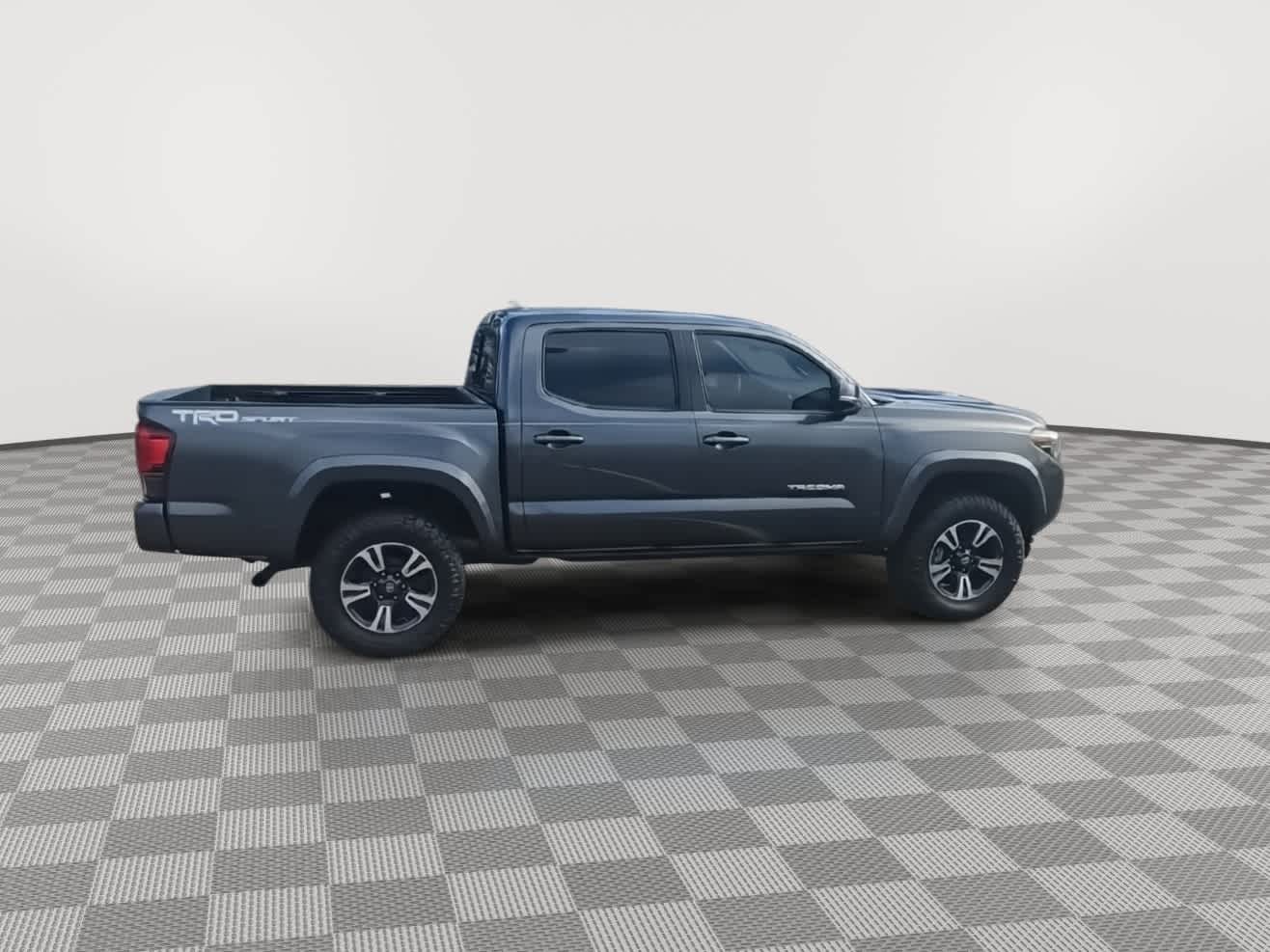 Thumbnail: 2019 Toyota Tacoma - 9