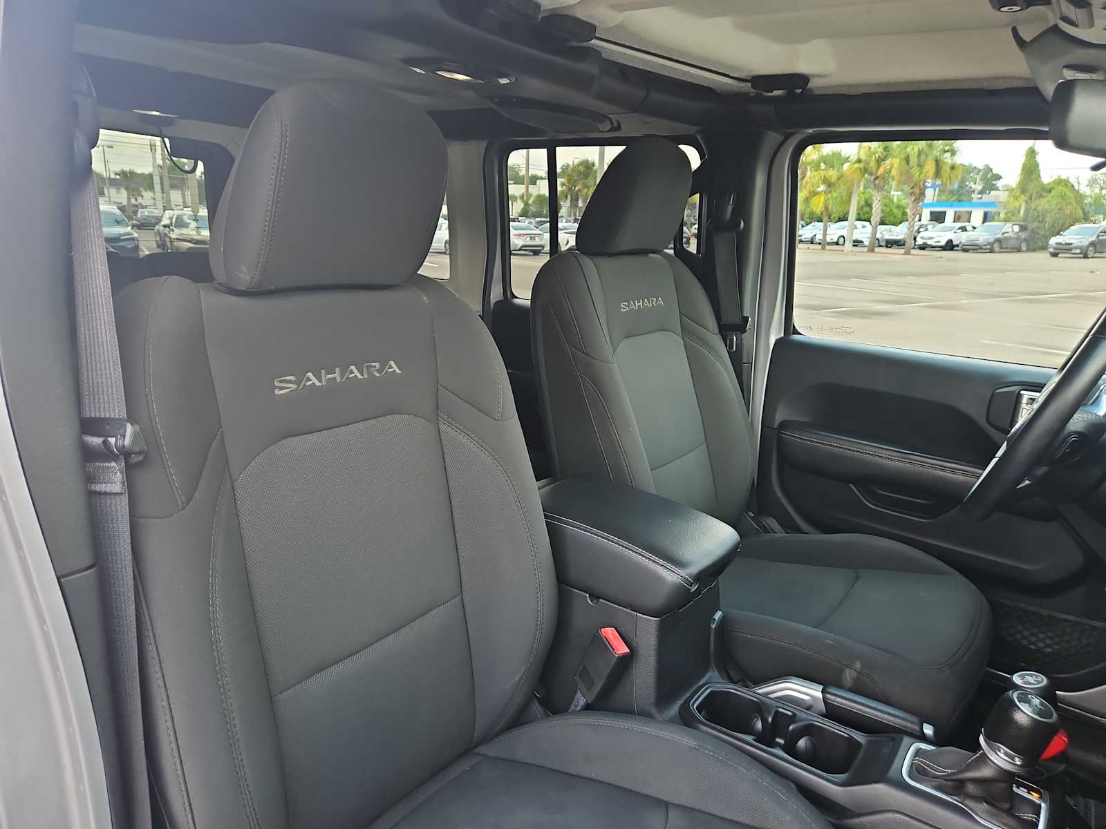 Thumbnail: 2018 Jeep Wrangler - 23
