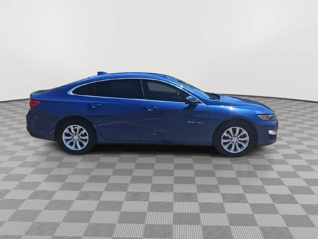 Thumbnail: 2023 Chevrolet Malibu - 9