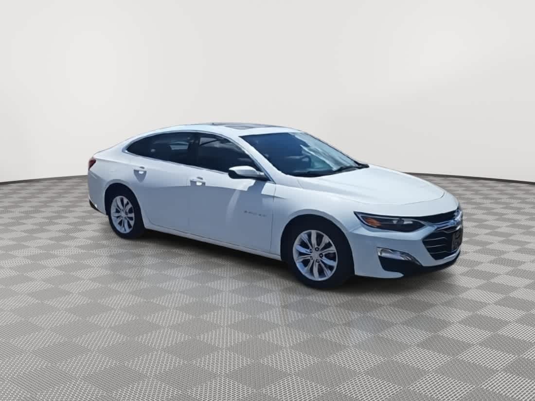 Thumbnail: 2022 Chevrolet Malibu - 2