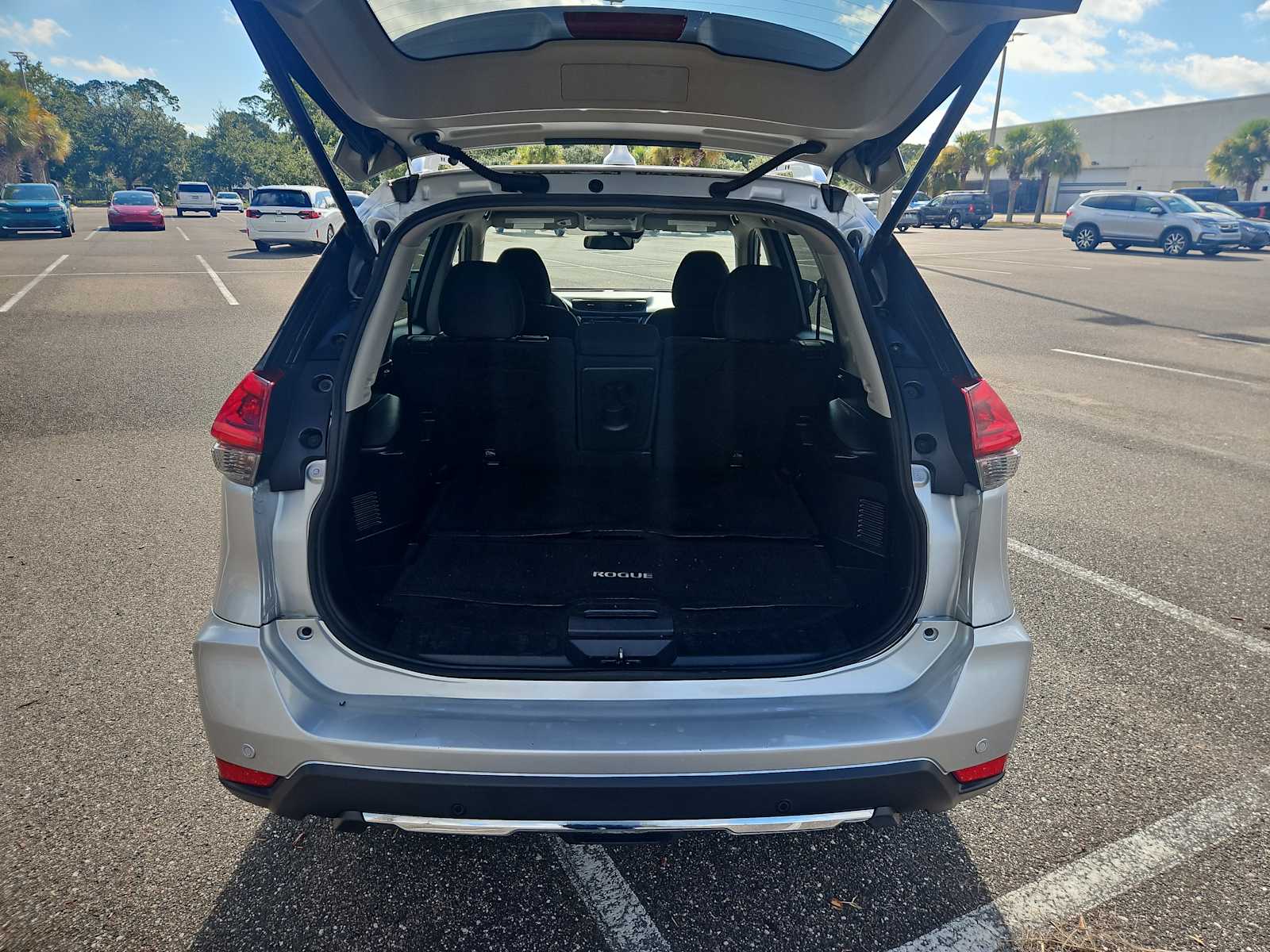 Thumbnail: 2019 Nissan Rogue - 20