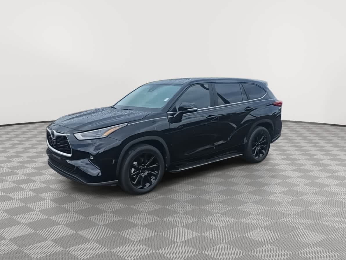 2023 Toyota Highlander LE 4
