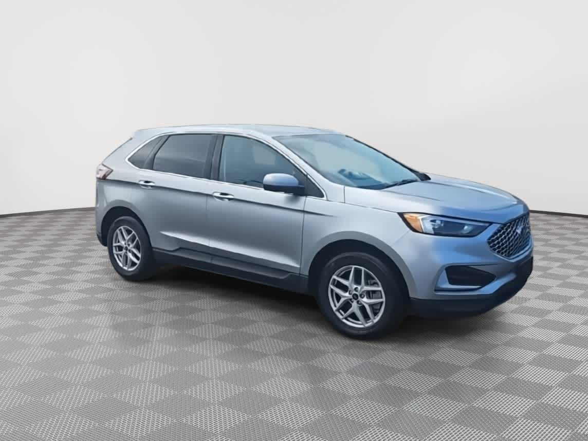 Thumbnail: 2023 Ford Edge - 2