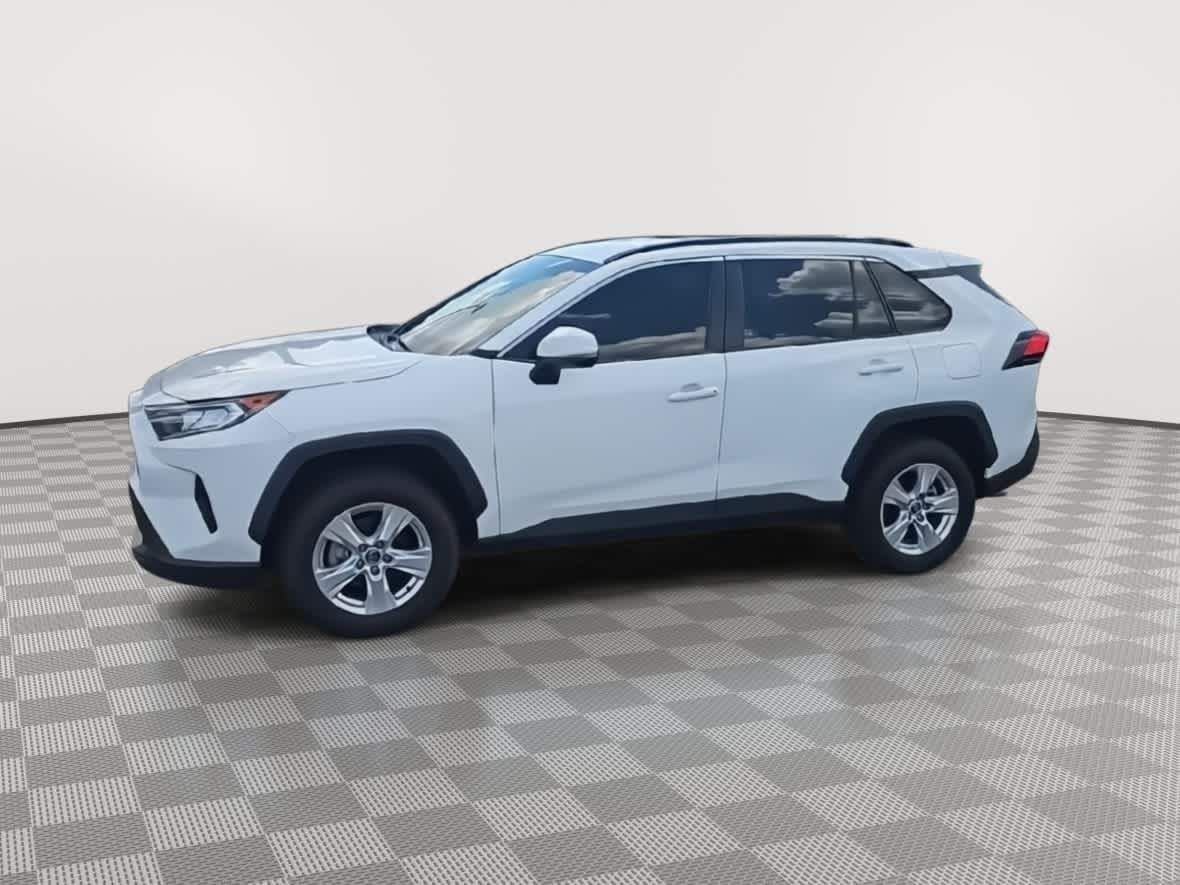 Thumbnail: 2021 Toyota RAV4 - 4