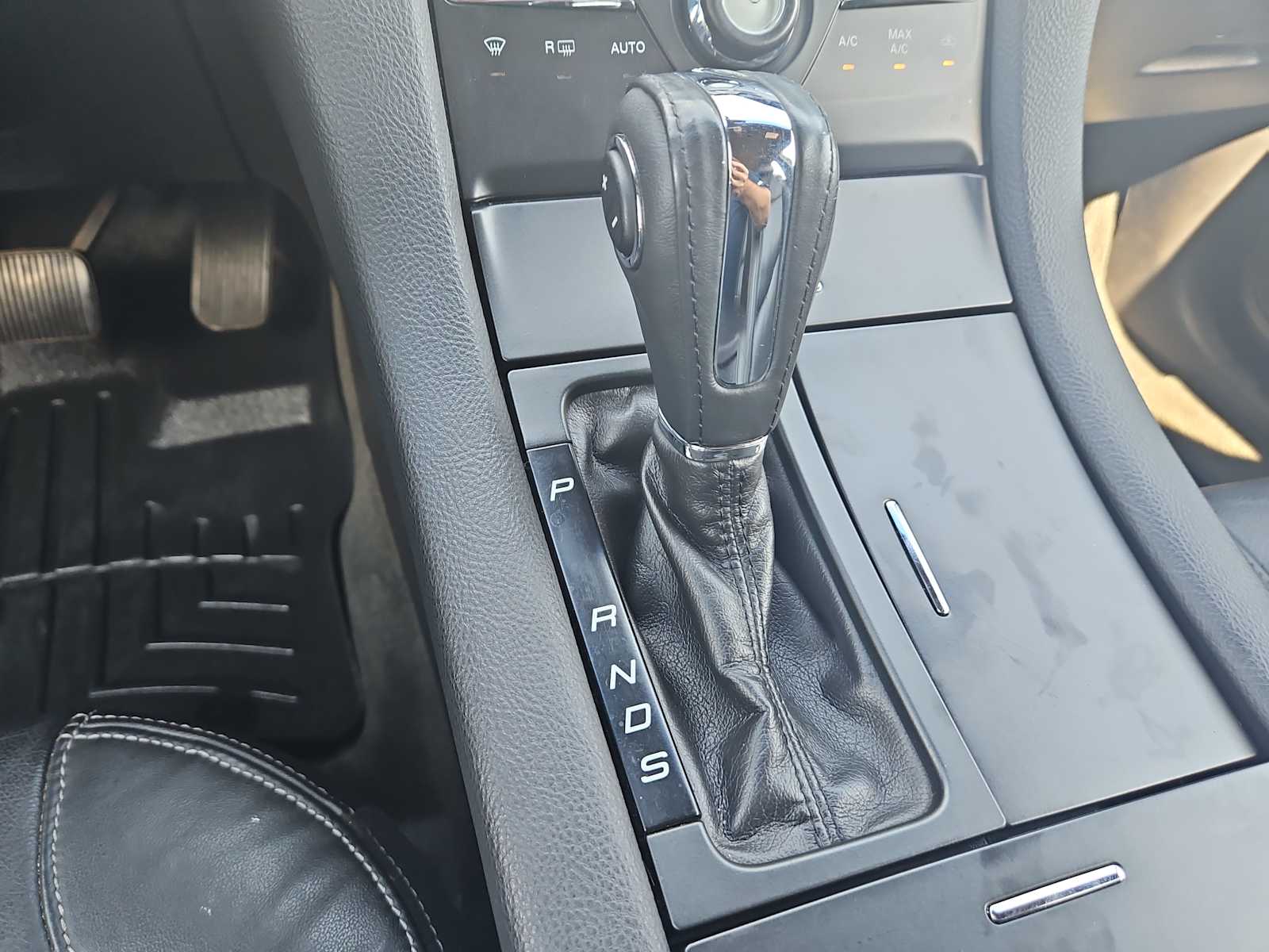 Thumbnail: 2015 Ford Taurus - 21