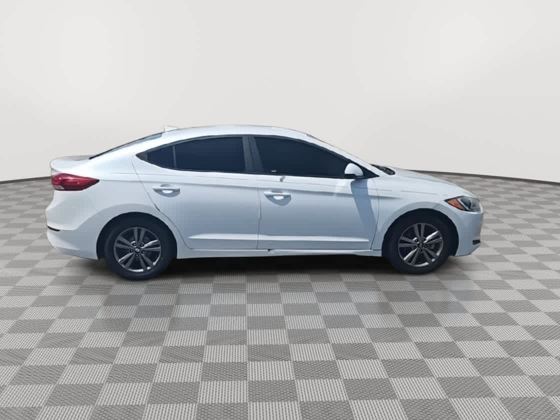 Thumbnail: 2017 Hyundai Elantra - 9