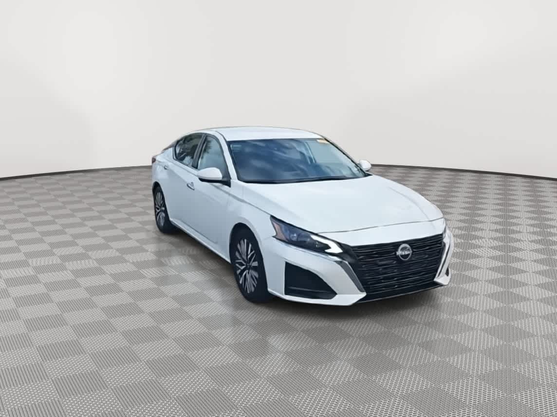 Thumbnail: 2023 Nissan Altima - 2