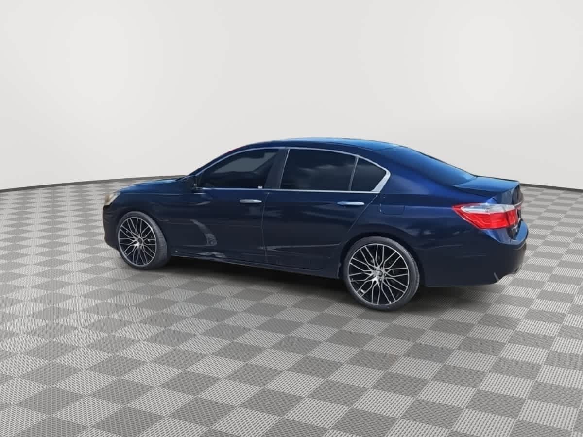 Thumbnail: 2015 Honda Accord - 6