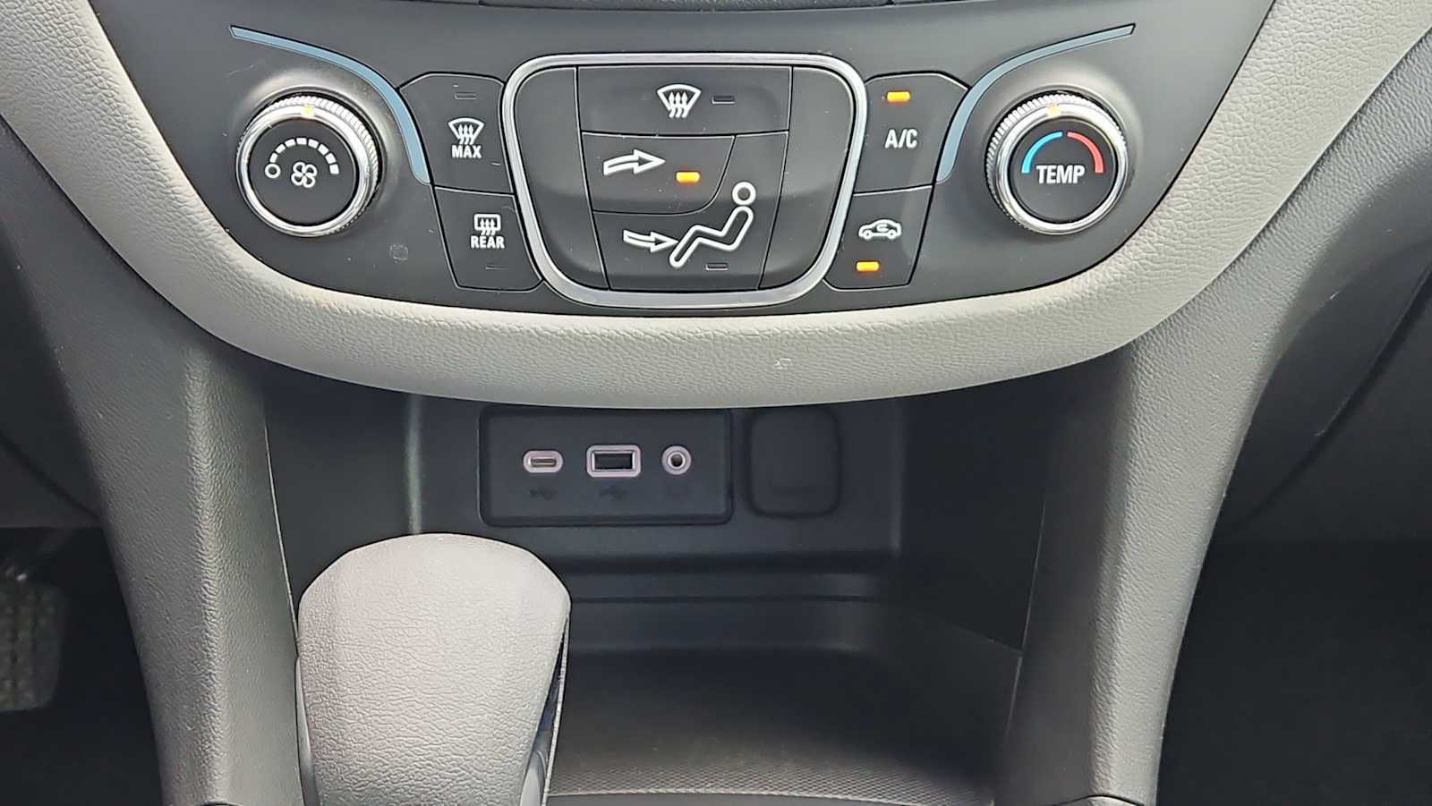 Thumbnail: 2023 Chevrolet Equinox - 16