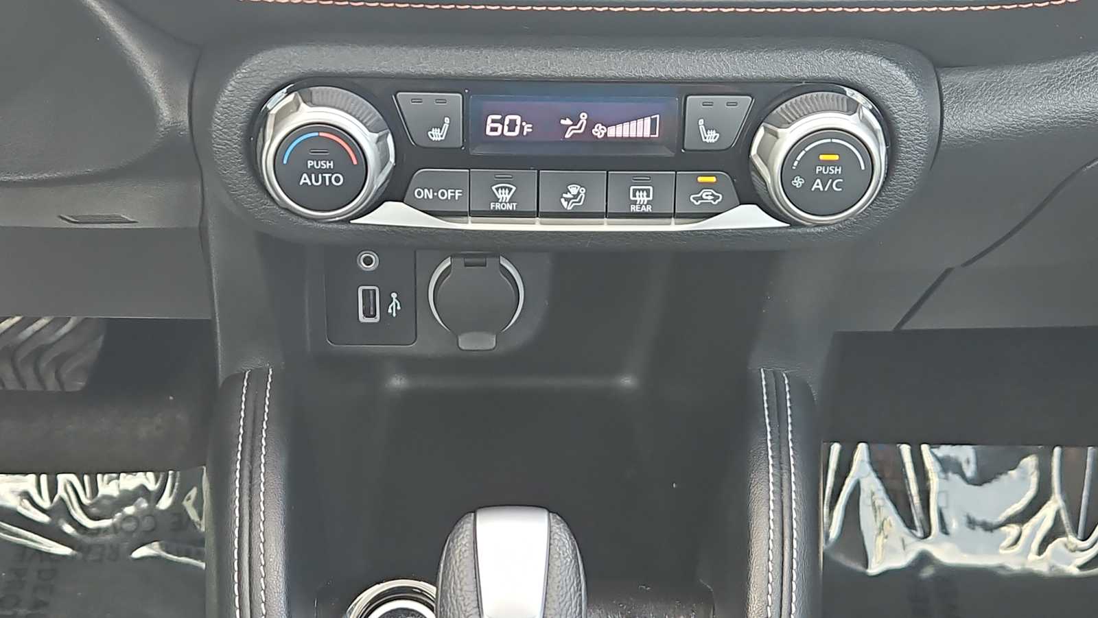 Thumbnail: 2019 Nissan Kicks - 16