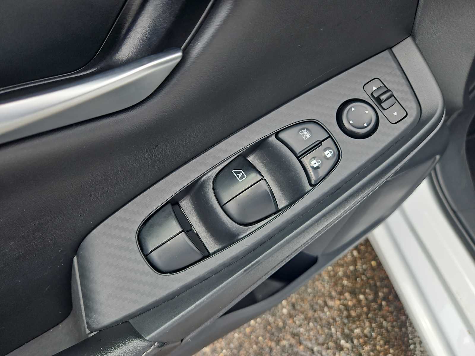 2022 Nissan Sentra SV 16