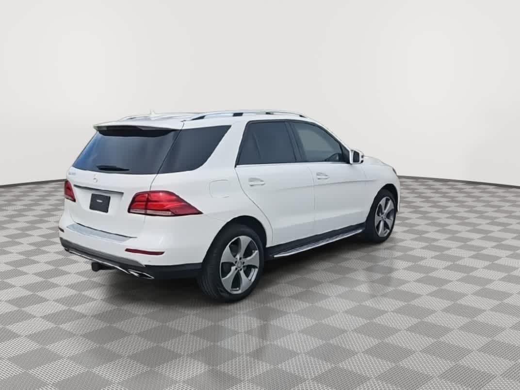 Thumbnail: 2016 Mercedes-Benz GLE - 8