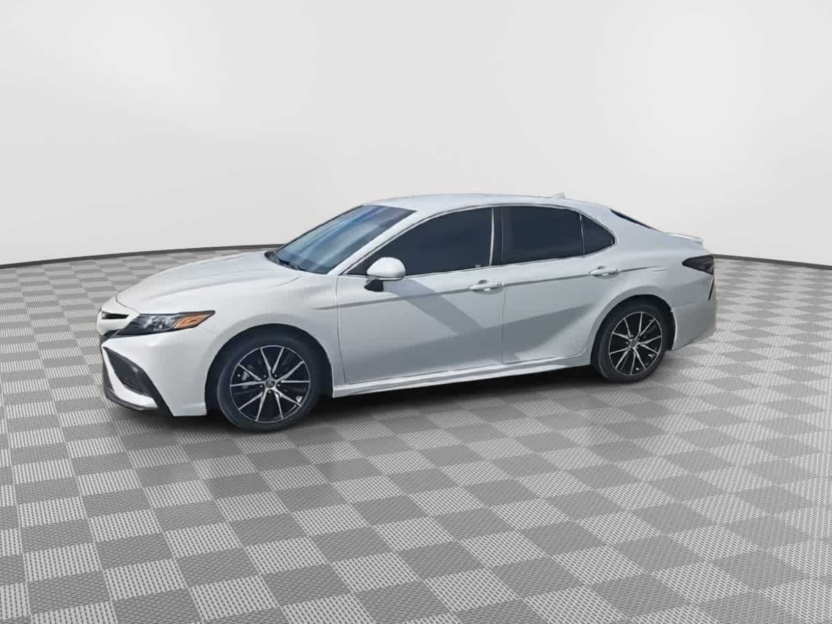 Thumbnail: 2023 Toyota Camry - 4