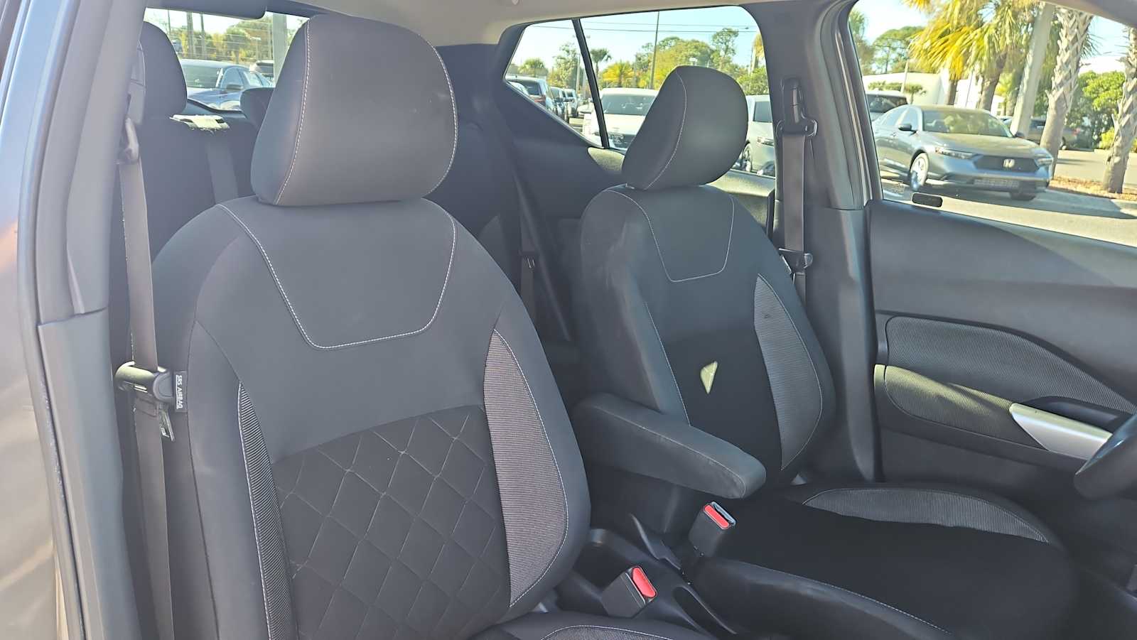 Thumbnail: 2019 Nissan Kicks - 25